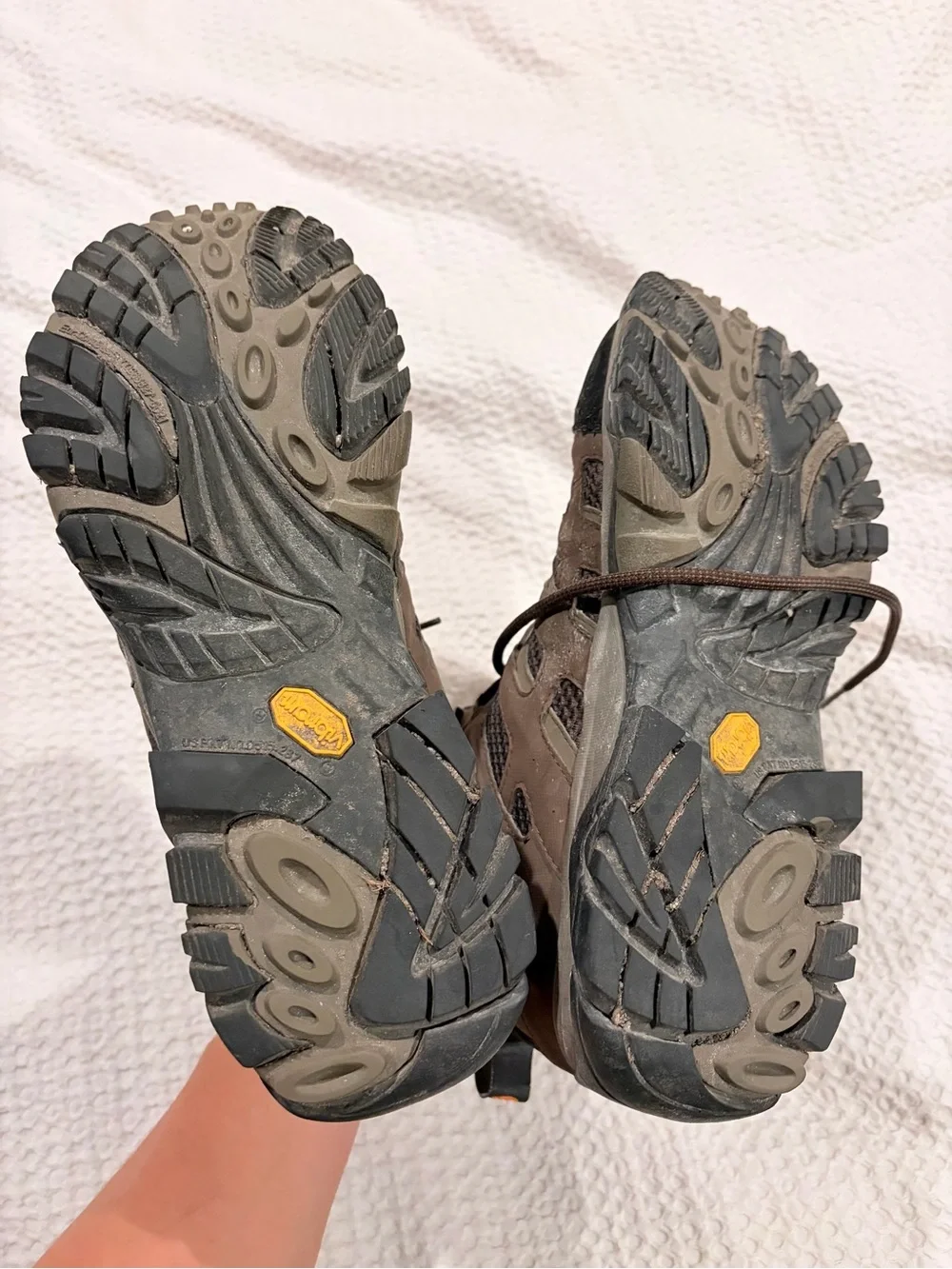Merrell Men's Moab Mid Gore-Tex Hiking Boots